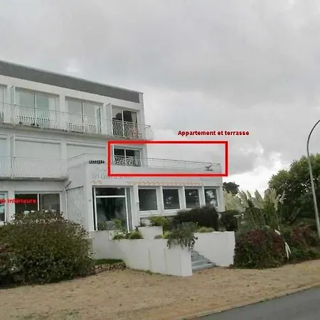 Apartment Seafront Flat With Indoor Pool With Stunning Views