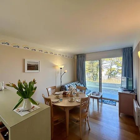 Apartment Seafront Flat With Indoor Pool With Stunning Views *