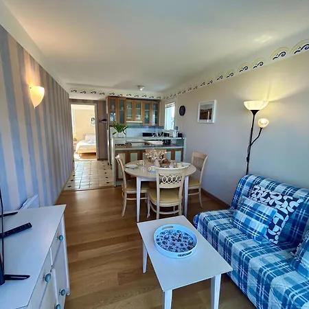 Apartment Seafront Flat With Indoor Pool With Stunning Views Plestin-les-Greves