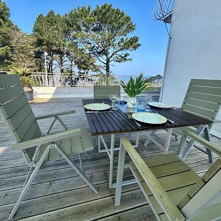 Seafront Flat With Indoor Pool With Stunning Views *